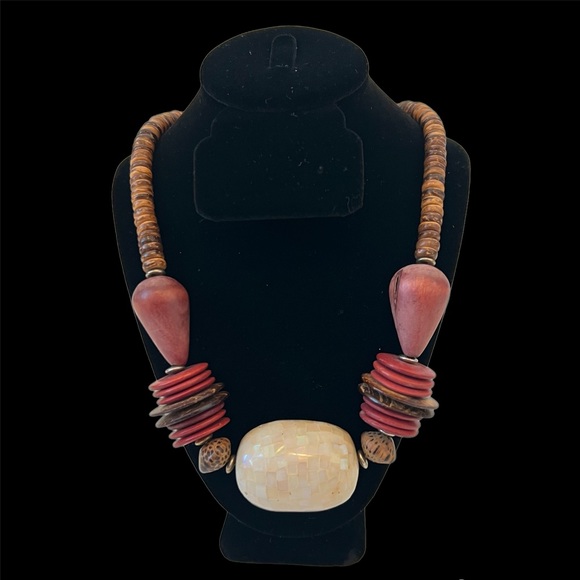 Vintage Jewelry - Vintage Wood Beaded Necklace w/ Mother of Pearl Mosaic